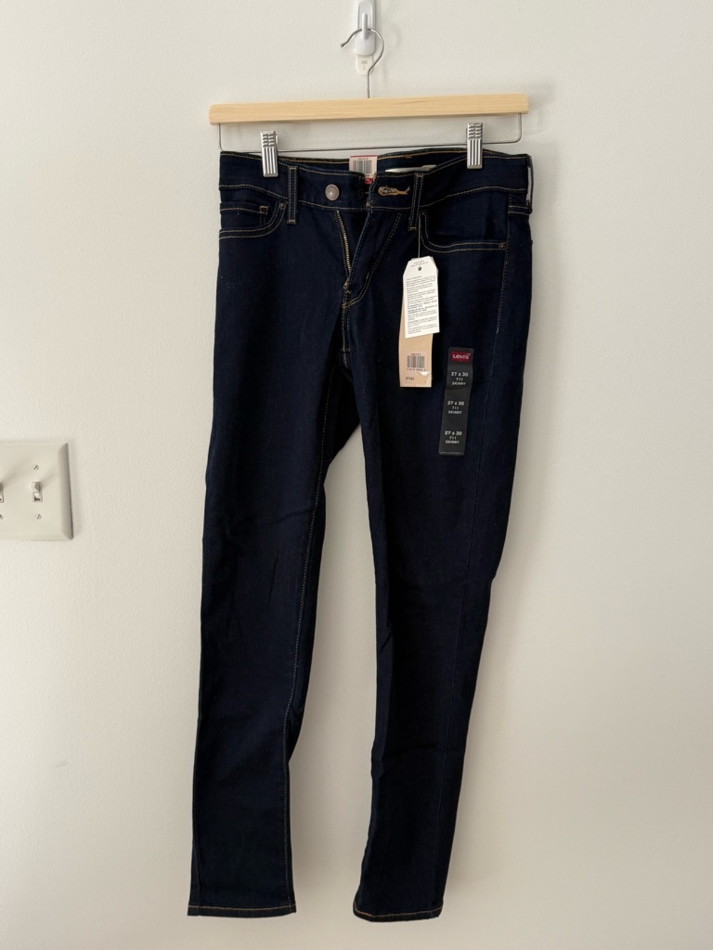 NWT Levi's Women's 711 Skinny Jeans